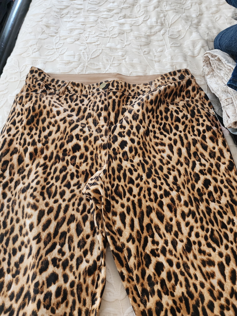 wild fable Leopard Print Capri Pants - Brown & Black - Picture 3 of 9